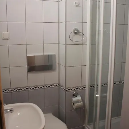 Farys - Swietna Lokalizacja, Sauna, Jacuzzi, Piekne Widoki Z Okien 2* Крыница-Здруй