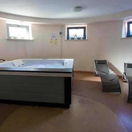 Farys - Swietna Lokalizacja, Sauna, Jacuzzi, Piekne Widoki Z Okien 2*