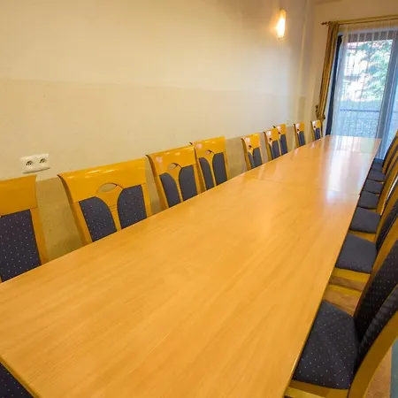 Farys - Centrum Krynicy Na Wzgórzu Wśród Ciszy Ze Wspaniałymi Tarasami Widokowymi, Sauna, Jacuzii, Siłowna, Prywatny Parking 2* Krynica-Zdrój