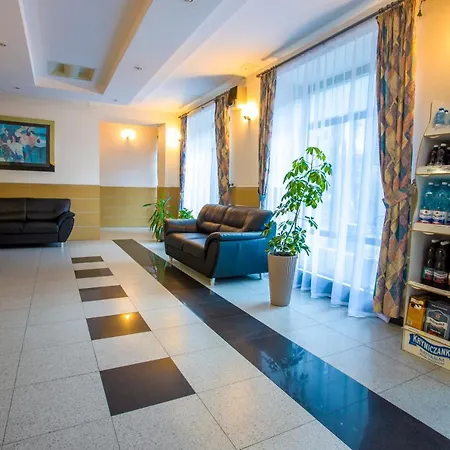 Ośrodek wypoczynkowy Farys - Centrum Krynicy Na Wzgórzu Wśród Ciszy Ze Wspaniałymi Tarasami Widokowymi, Sauna, Jacuzii, Siłowna, Prywatny Parking