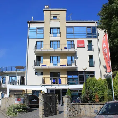 Ośrodek wypoczynkowy Farys - Centrum Krynicy Na Wzgórzu Wśród Ciszy Ze Wspaniałymi Tarasami Widokowymi, Sauna, Jacuzii, Siłowna, Prywatny Parking Krynica-Zdrój