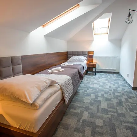 Ośrodek wypoczynkowy Farys - Centrum Krynicy Na Wzgórzu Wśród Ciszy Ze Wspaniałymi Tarasami Widokowymi, Sauna, Jacuzii, Siłowna, Prywatny Parking Krynica-Zdrój