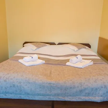 Farys - Centrum Krynicy Na Wzgórzu Wśród Ciszy Ze Wspaniałymi Tarasami Widokowymi, Sauna, Jacuzii, Siłowna, Prywatny Parking 2*