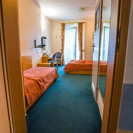 Farys - Centrum Krynicy Na Wzgórzu Wśród Ciszy Ze Wspaniałymi Tarasami Widokowymi, Sauna, Jacuzii, Siłowna, Prywatny Parking 2* Krynica-Zdrój