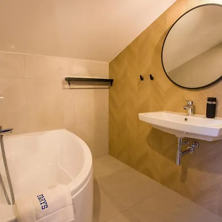 Farys - Swietna Lokalizacja, Sauna, Jacuzzi, Piekne Widoki Z Okien 2* Крыница-Здруй